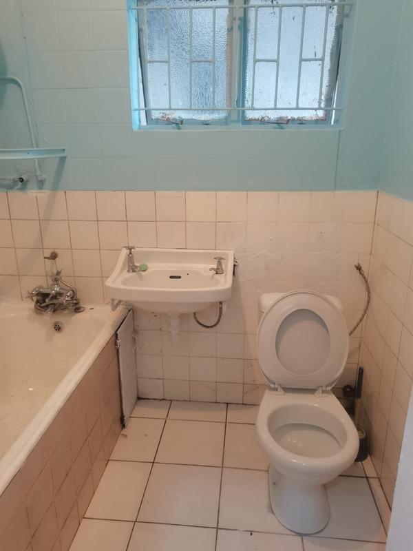 1 Bedroom Property for Sale in Maitland Western Cape